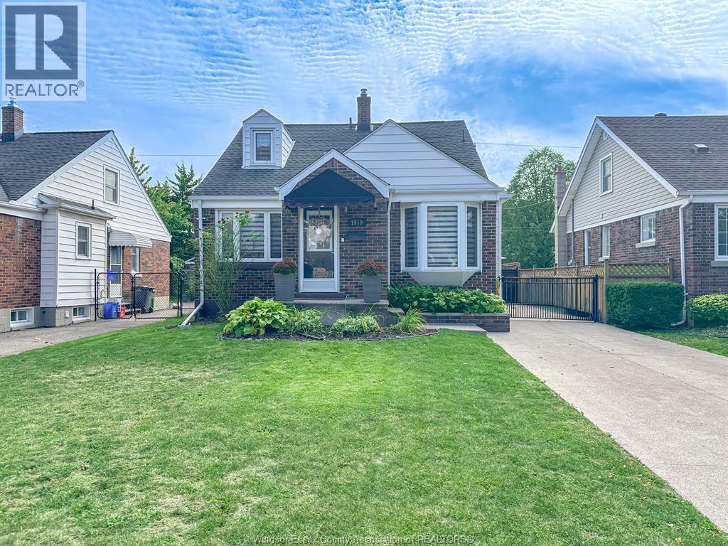 1939 Arras, Windsor, ON N8W 1T4
