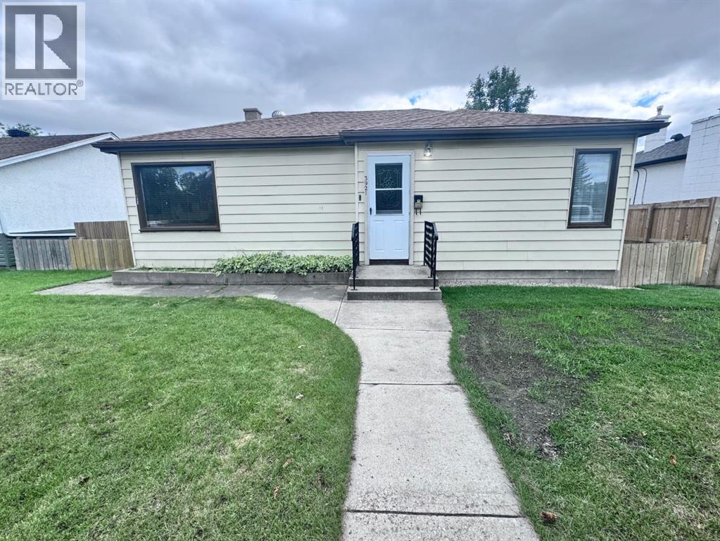 50 Street Unit 3921 #a, Red Deer, AB T4N 1Y5
