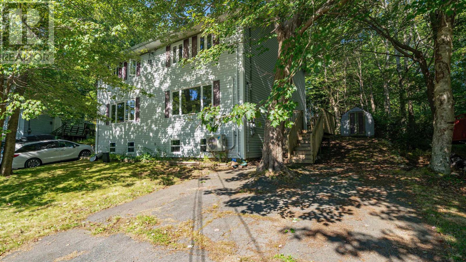 29 Panorama Ln, Bedford, NS B4A 1P3