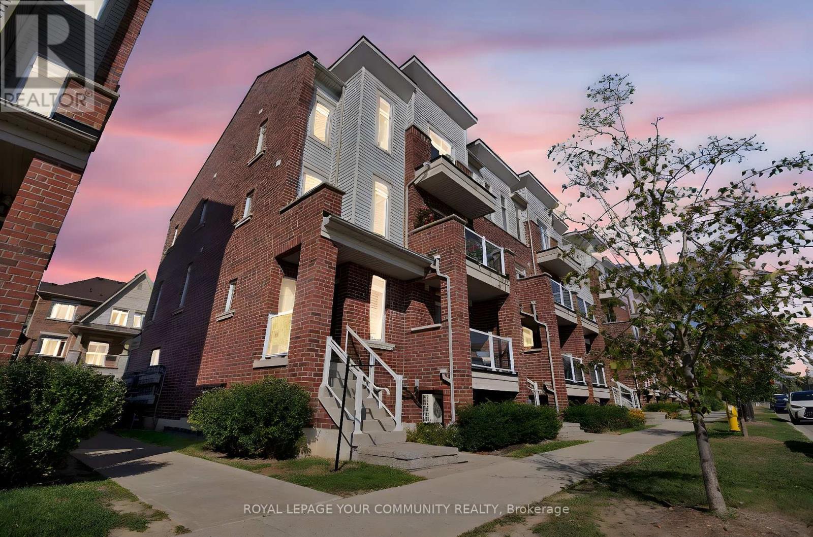 2574 William Jackson Dr, Pickering, ON L1X 0E5