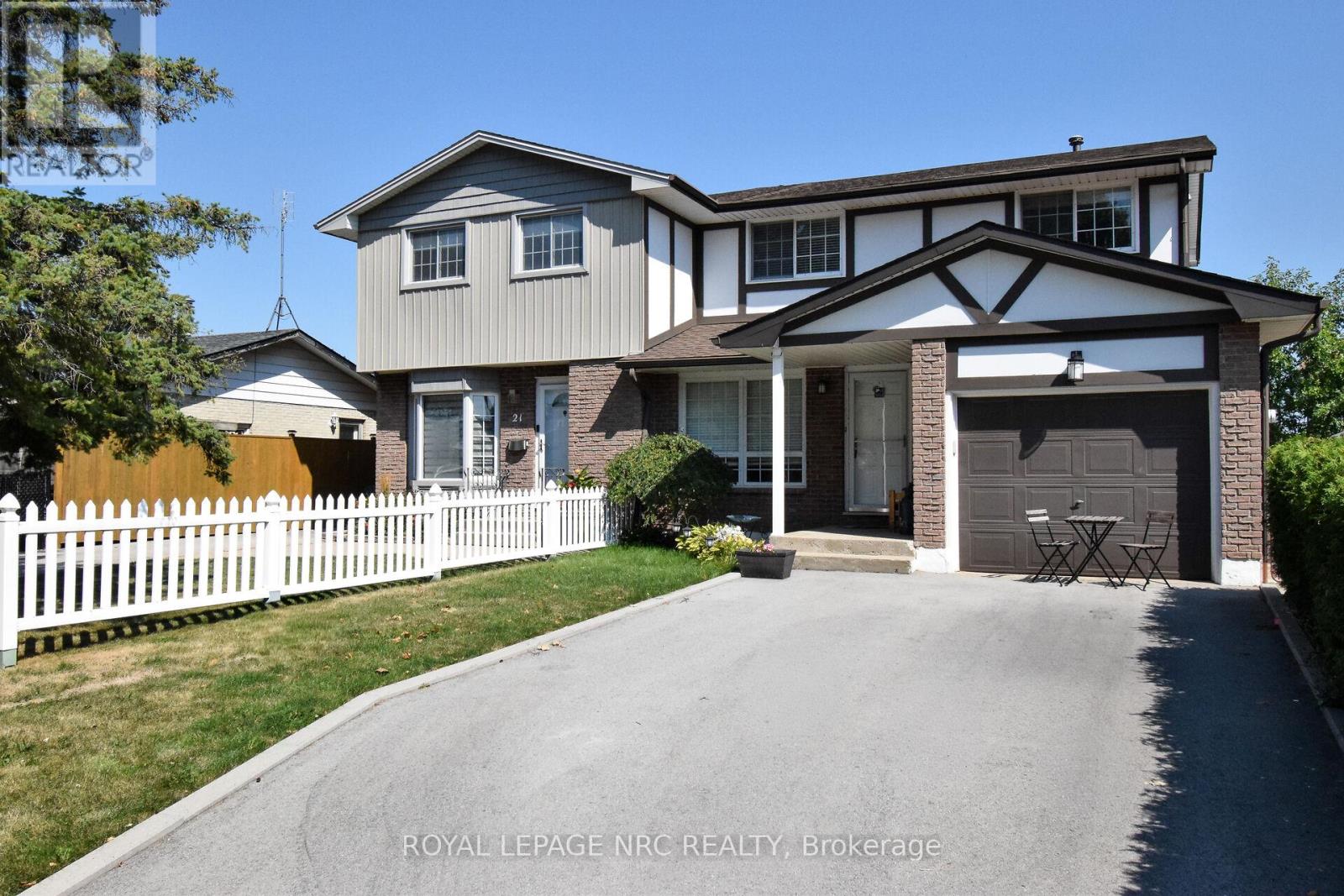 23 Greystone Cres, St. Catharines, ON L2N 6P1