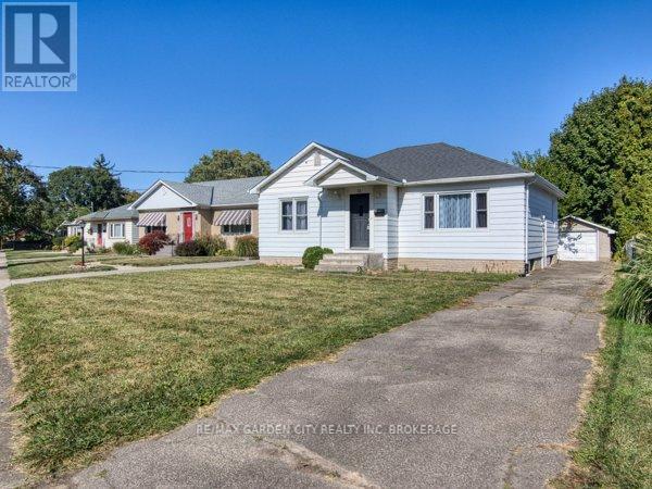 11 Bonavem Dr, St. Catharines, ON L2N 1X7