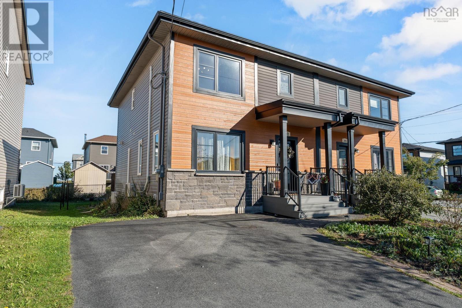 202 Titanium Cres, Halifax, NS B3P 0J2
