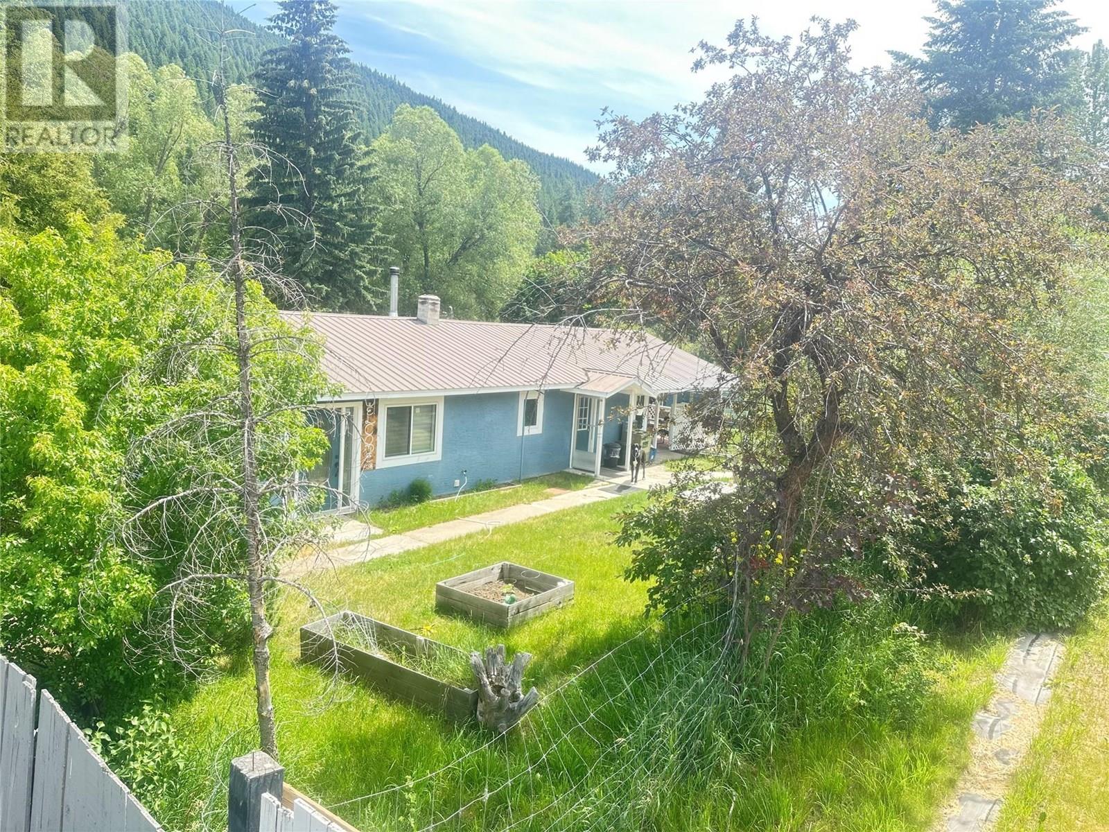 20 Wallace Mountain Rd, Beaverdell, BC V0H 1A0