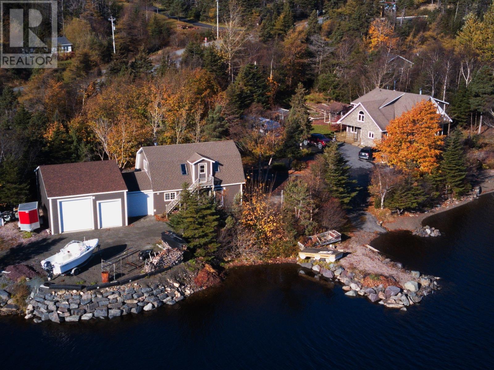 74 Main Hwy, Whitbourne, NL A0B 3K0