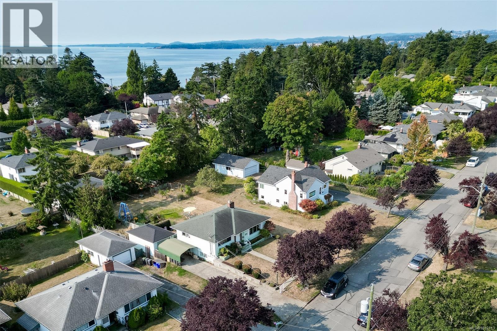 1149 Bewdley Ave, Esquimalt, BC V5A 5N2