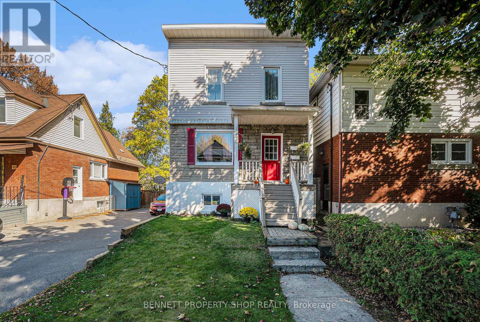 51 Smirle Ave, Ottawa, ON K1Y 0S2