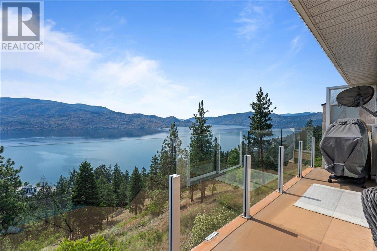 4470 Ponderosa Drive Unit 201, Peachland, BC V0H 1X5