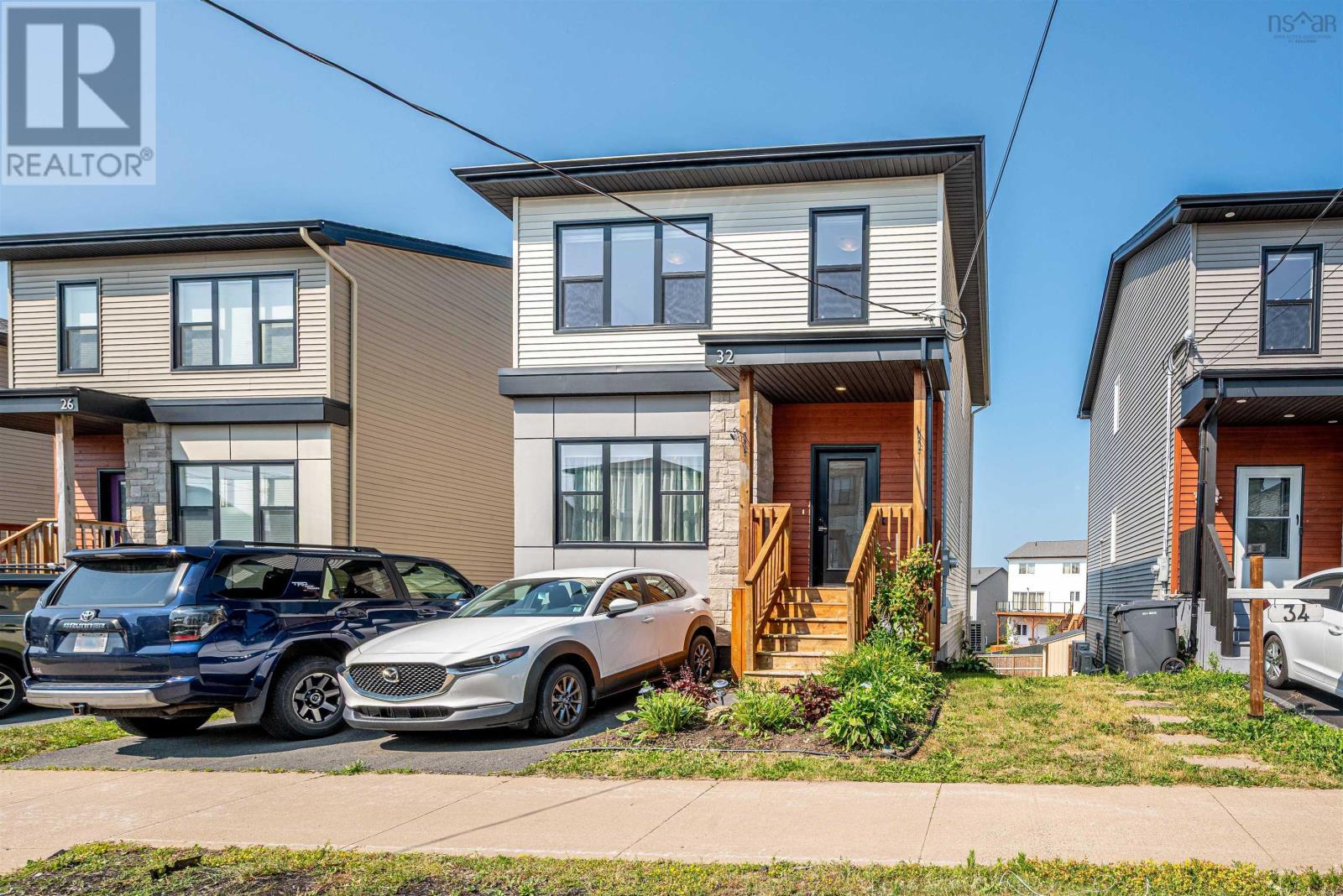32 Travertine Ct, Halifax, NS B3P 0J5