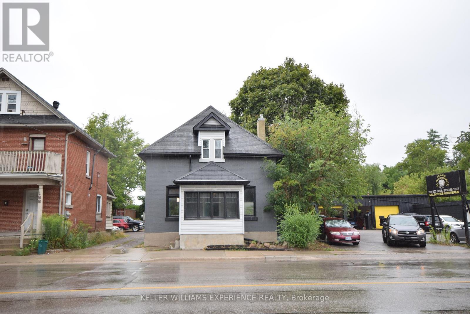 184 Bradford St, Barrie, ON L4N 3B5
