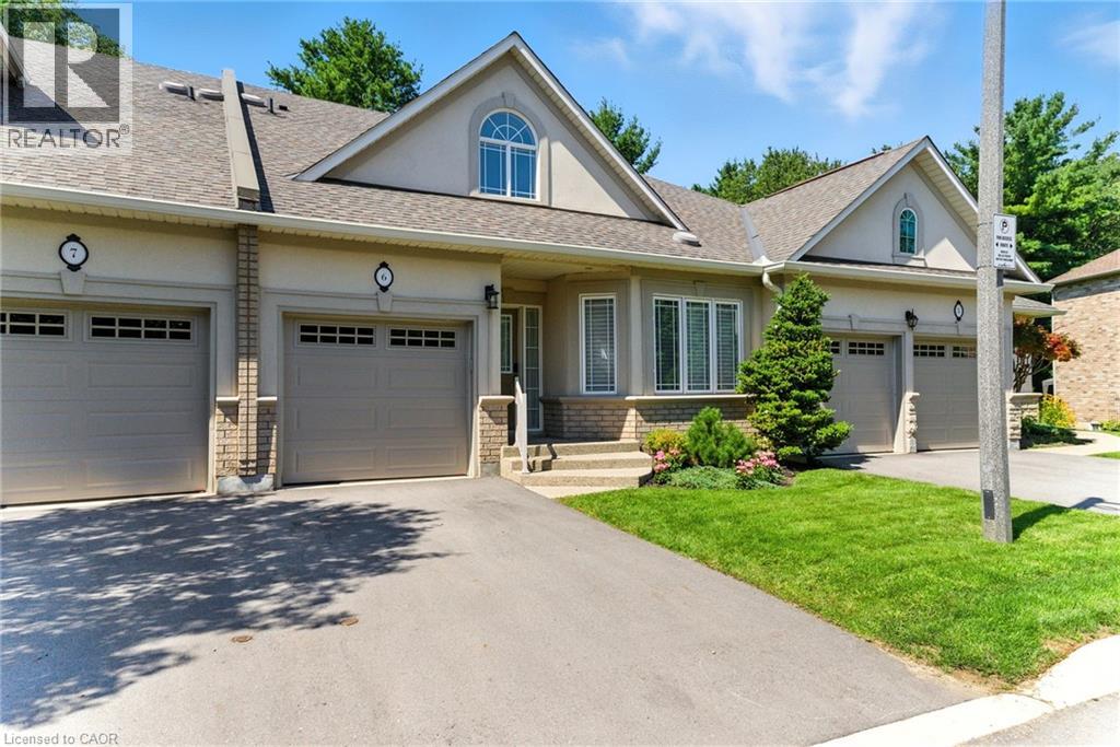 40 Wesleyan Court Unit 6, Hamilton, ON L9G 5C7