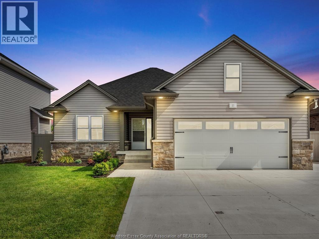 11 Joaney Ln, Kingsville, ON N0R 1B0