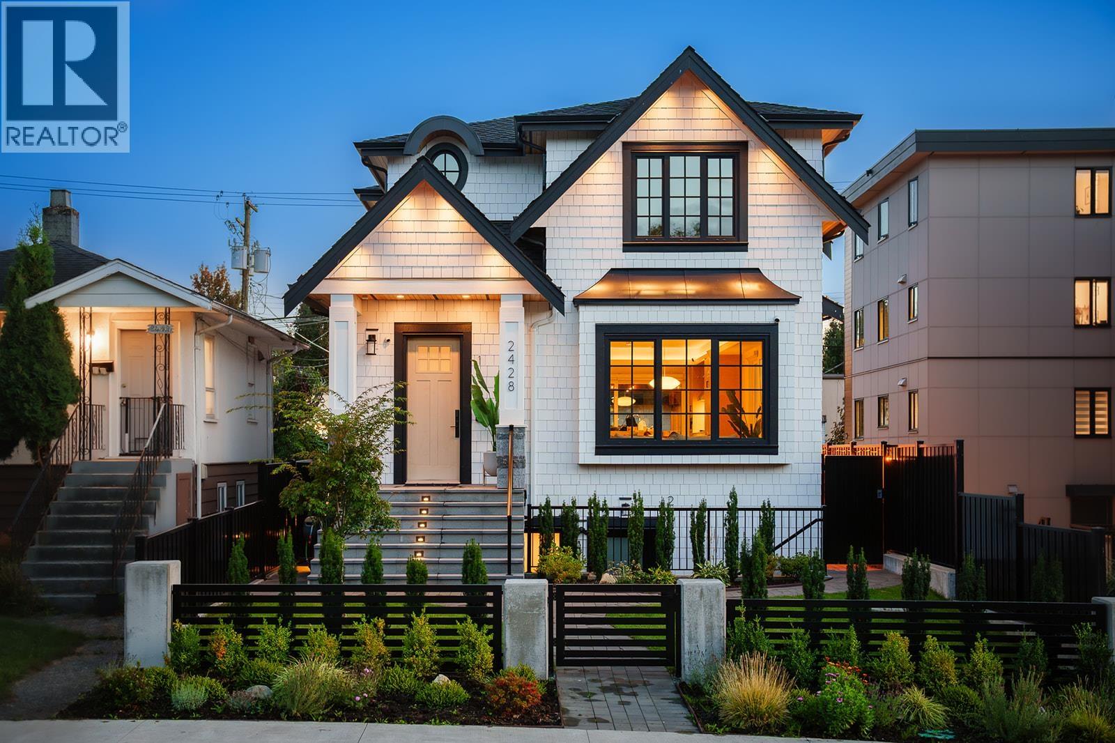 2428 Franklin St, Vancouver, BC V5K 1X4