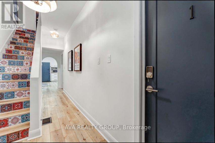 237 Nepean St, Ottawa, ON K2P 0B7