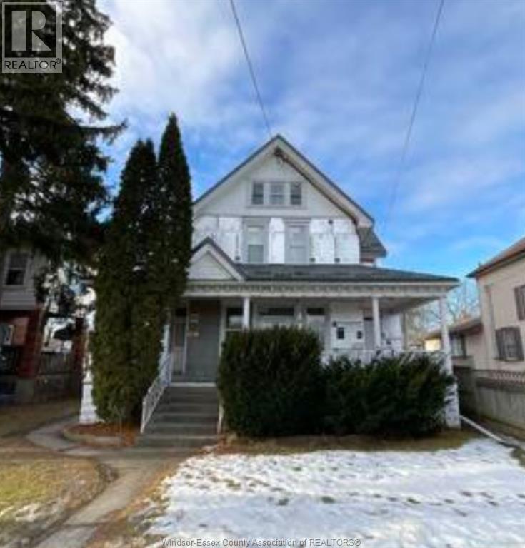 174-176 Lacroix St, Chatham, ON N7M 2V2