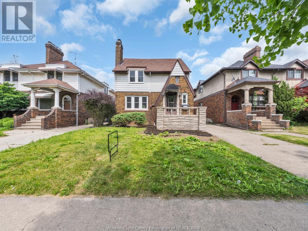 528 Partington, Windsor, ON N9B 2N5