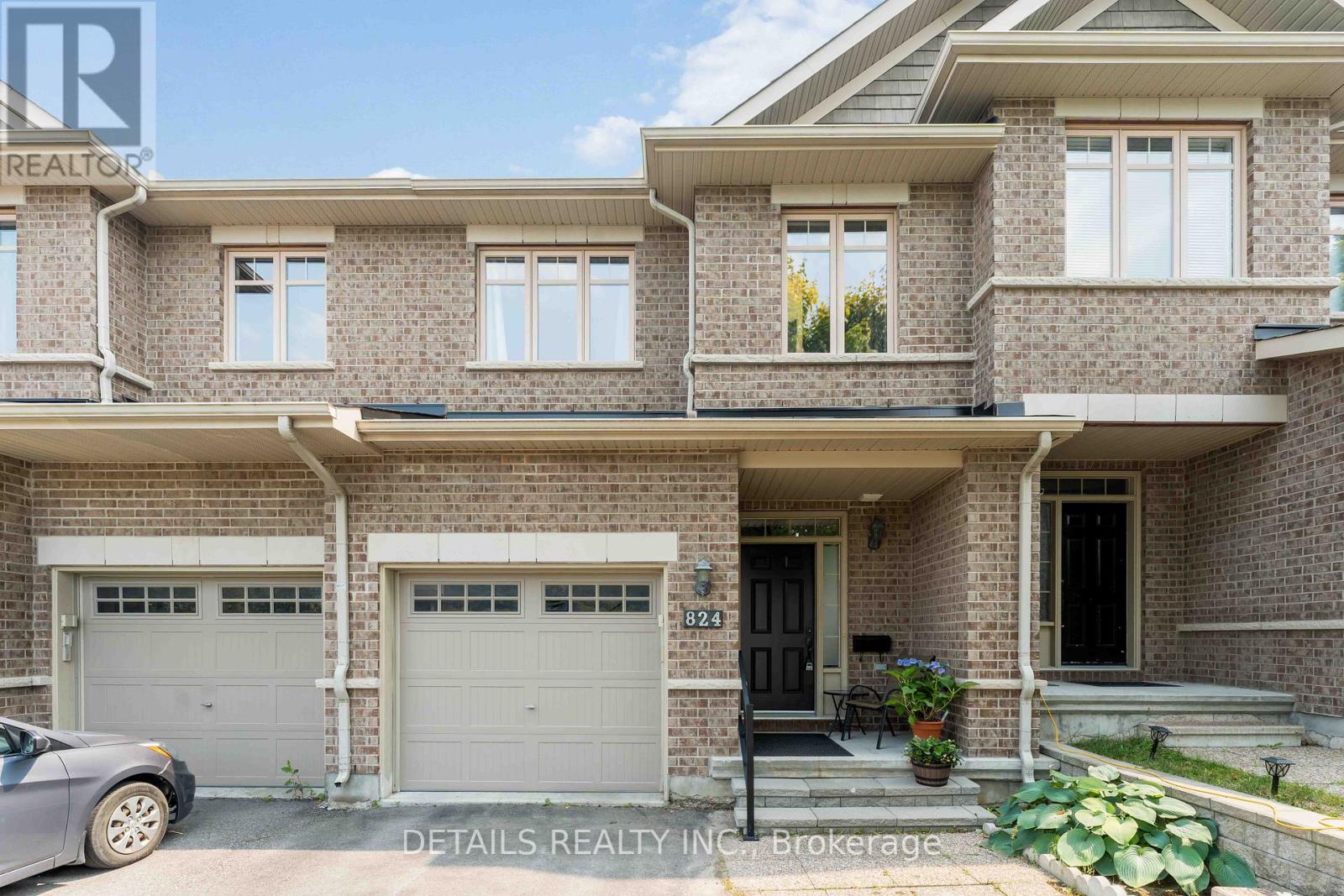 824 Fletcher Cir, Ottawa, ON K2T 0B9