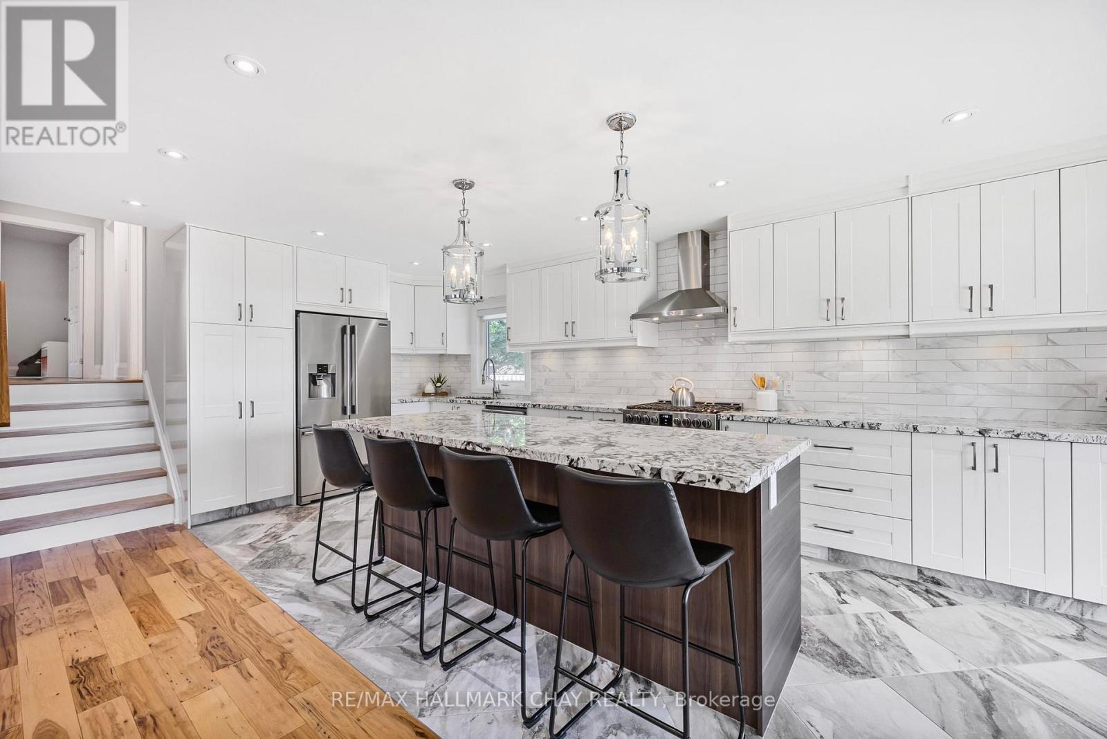 51 Springhome Rd, Barrie, ON L4N 2W6