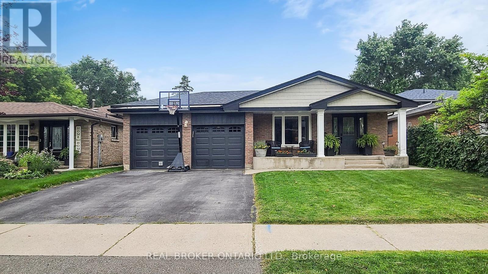 729 Willow Ave, Milton, ON L9T 3E5
