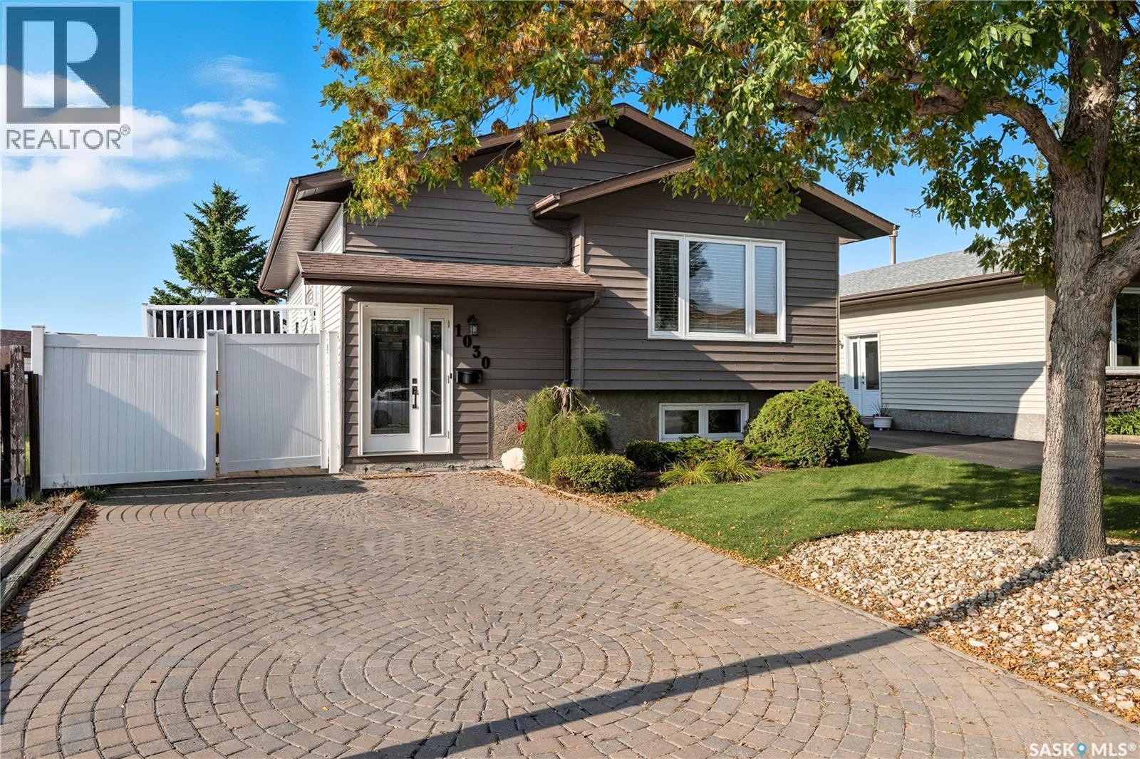 1030 Victory Cres, Regina, SK S4N 6X4