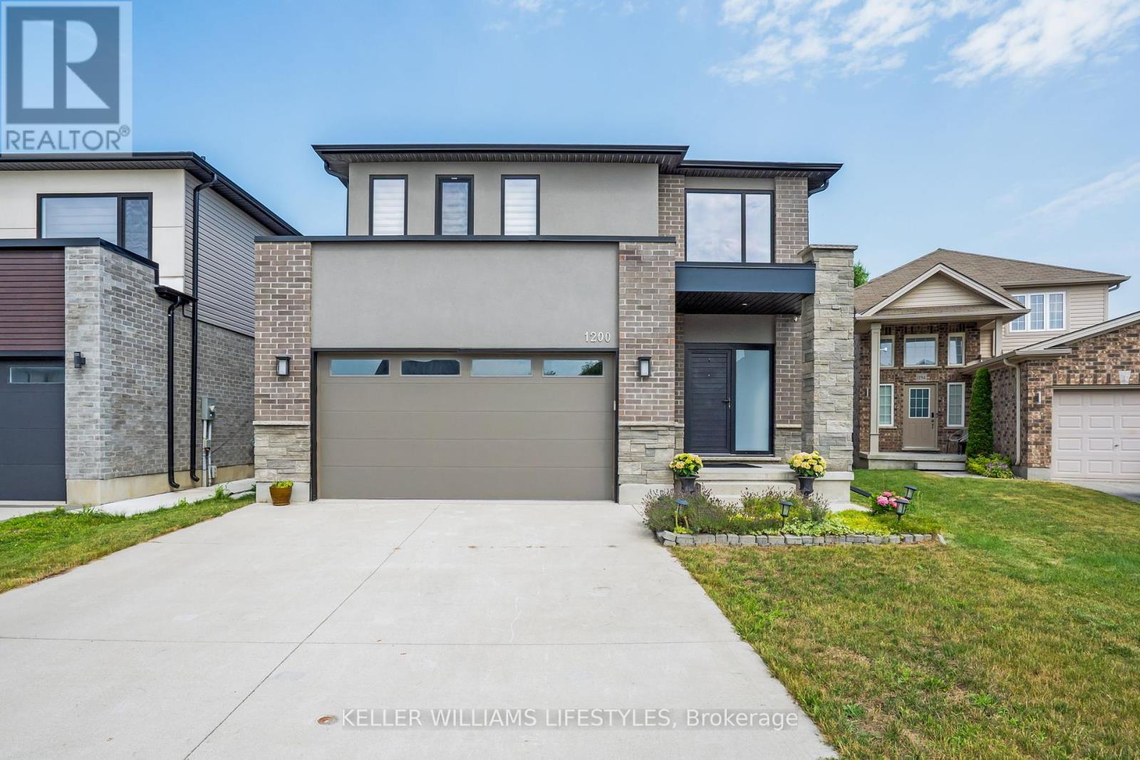 1200 Silverfox Dr, London, ON N6G 0C8