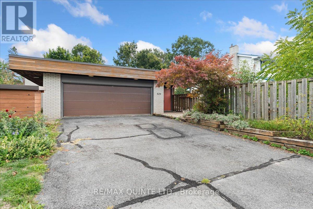529 Victoria Ave, Belleville, ON K8N 2G6