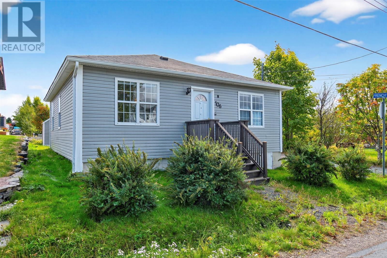 106 Central St, Bay Roberts, NL A0A 1G0