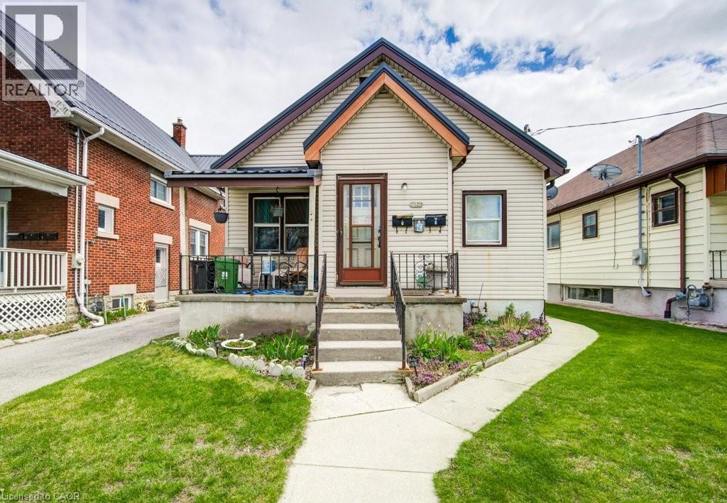1121 Trafalgar St, London, ON N5Z 1G9