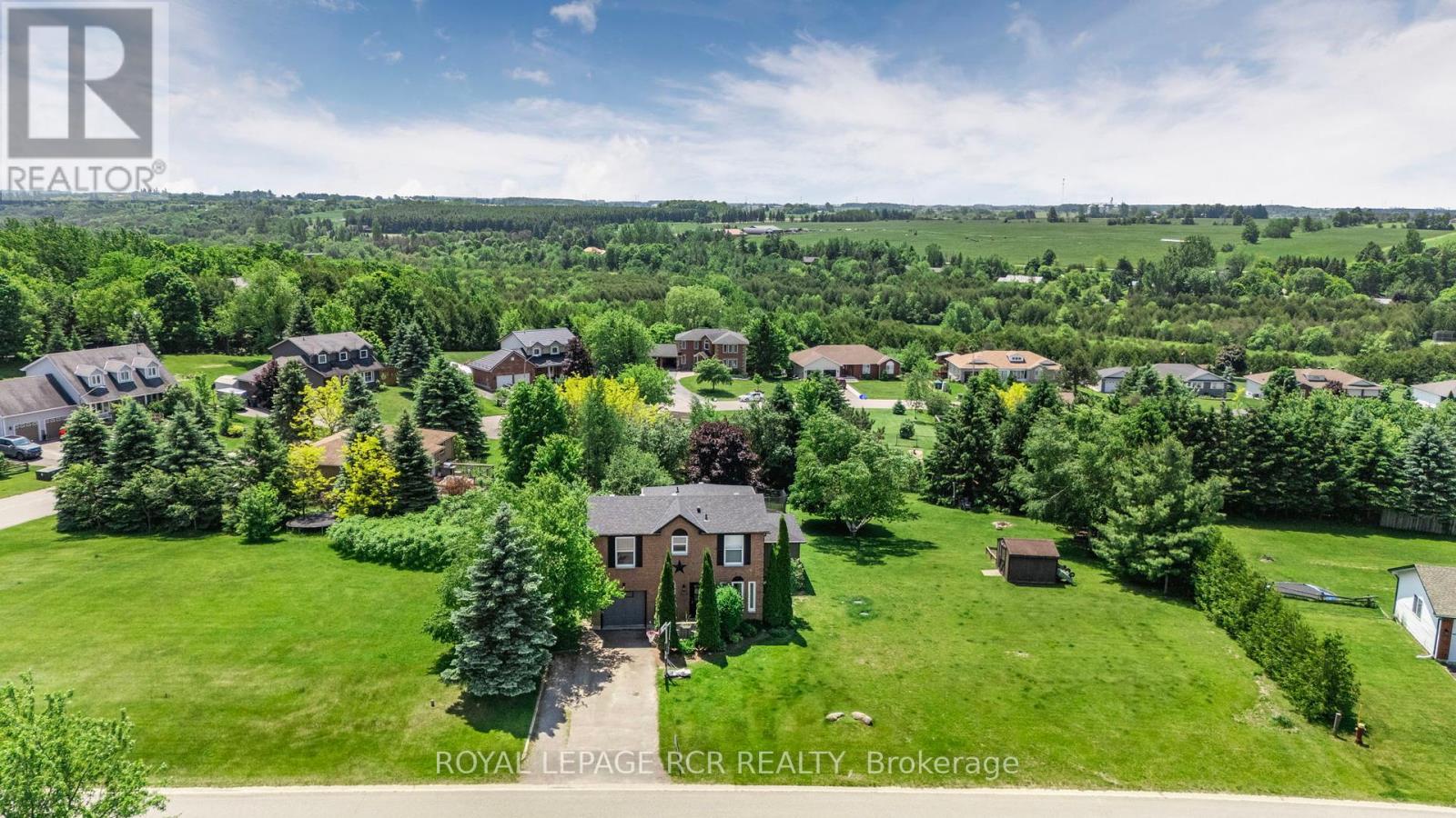 18 Peter St, Amaranth, ON L9W 5Z8
