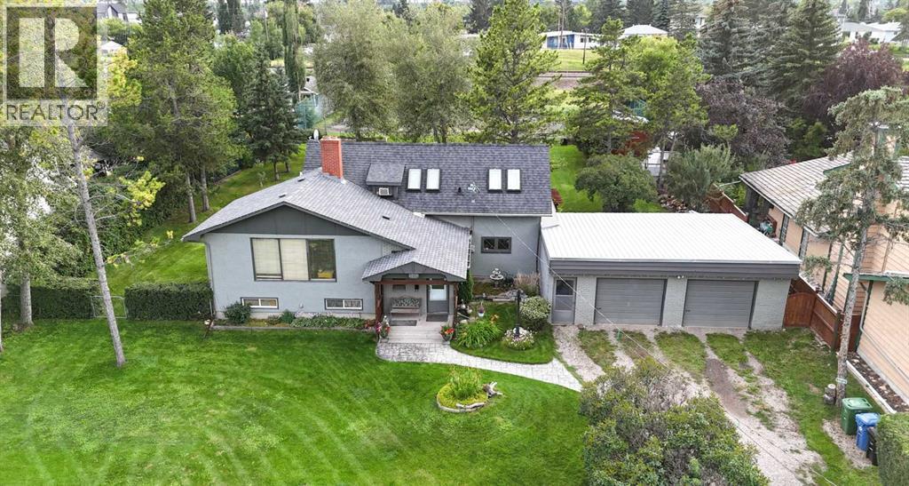 6807 Bow Cres NW, Calgary, AB T3B 2C9
