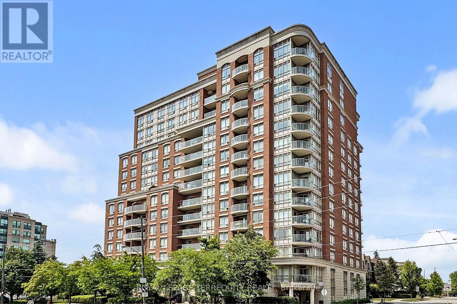 2 Clairtrell Rd #1 Rd, Toronto, ON M2N 7H5