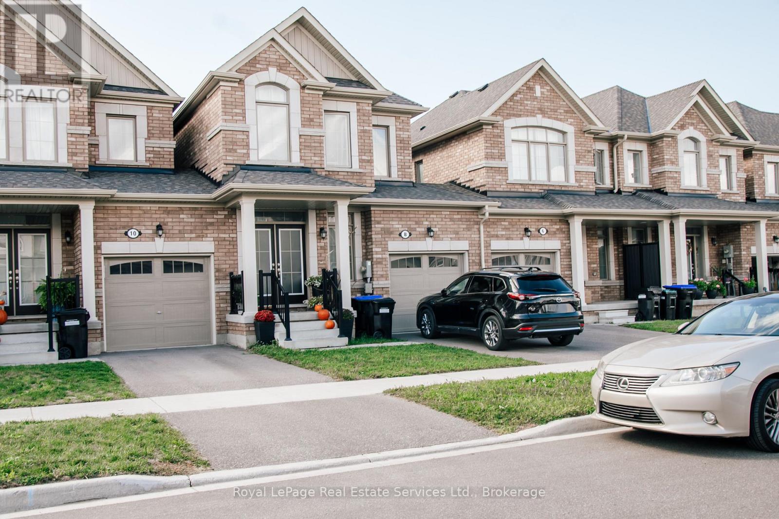 8 Bailey St, Collingwood, ON L9Y 3V3