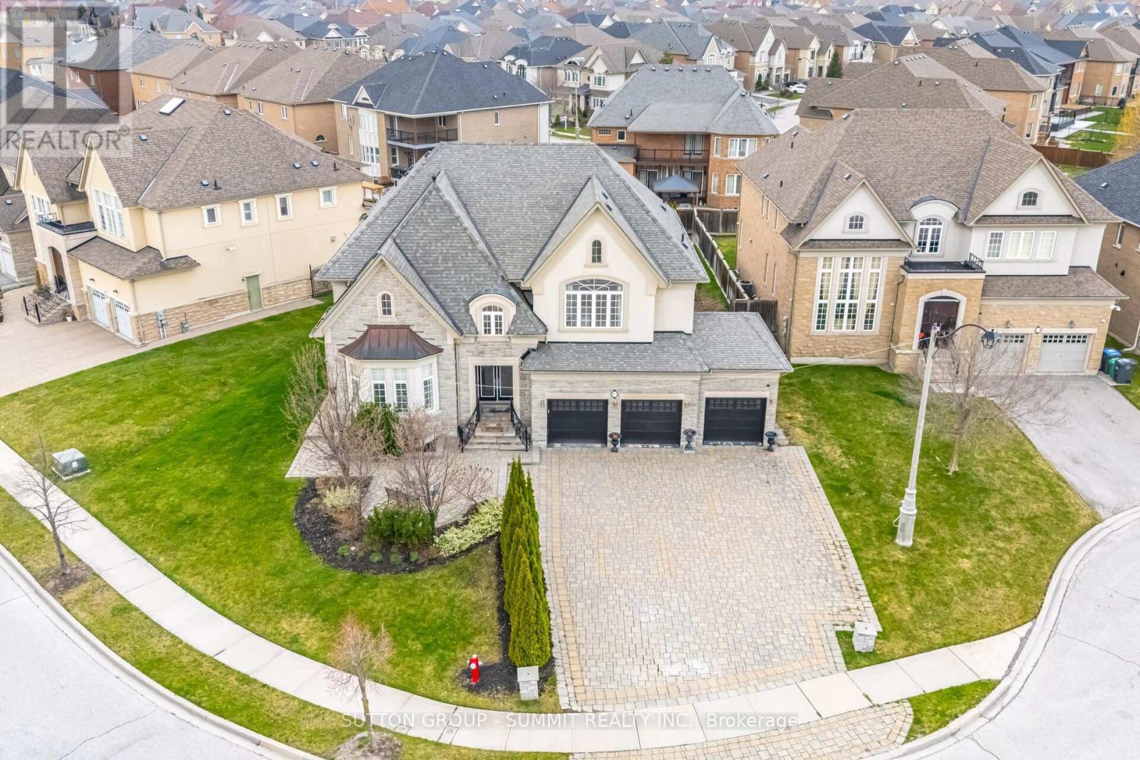16 Adastra Pl, Brampton, ON L6P 3B4