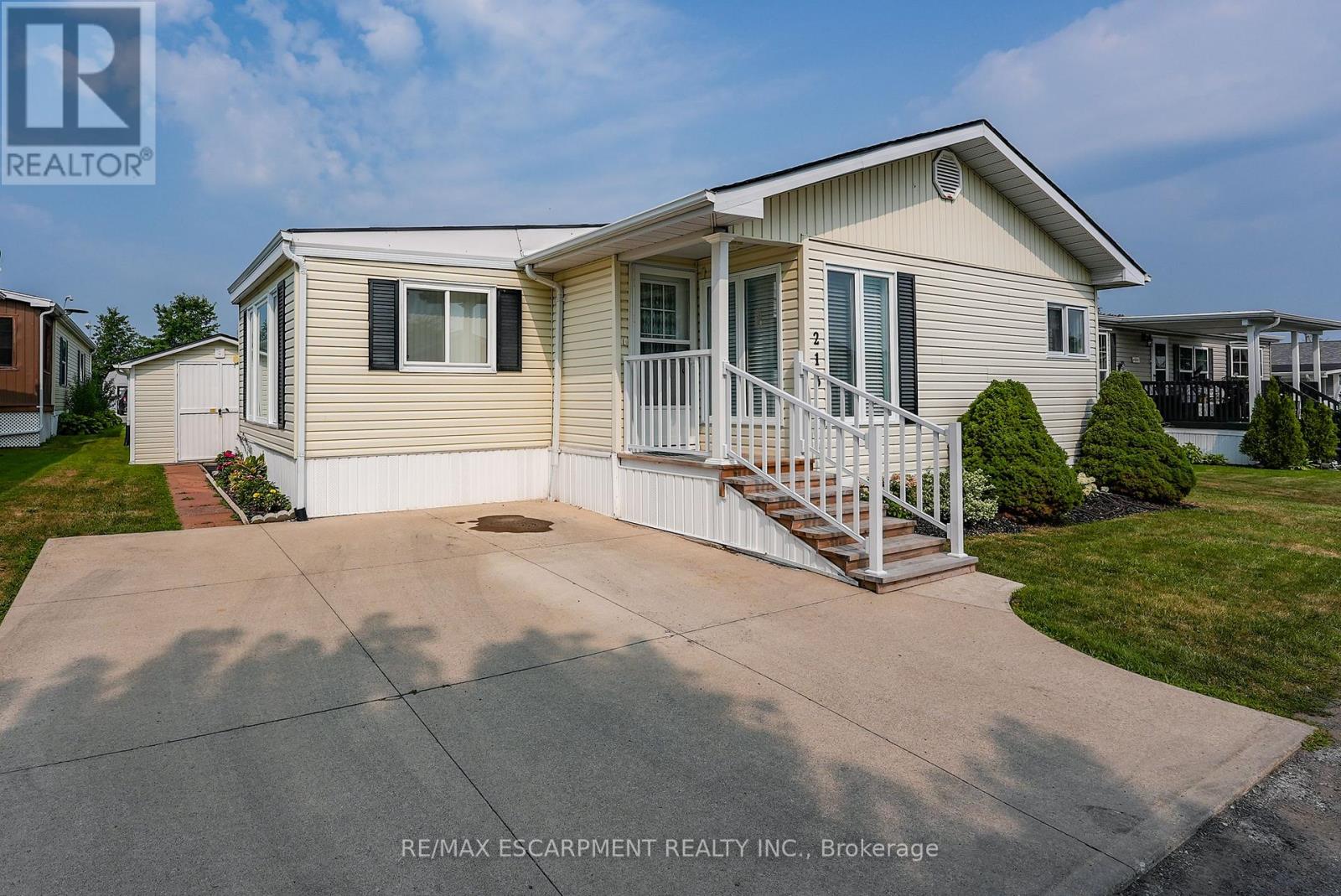 213 3033 Townline Rd, Fort Erie, ON L0S 1S1