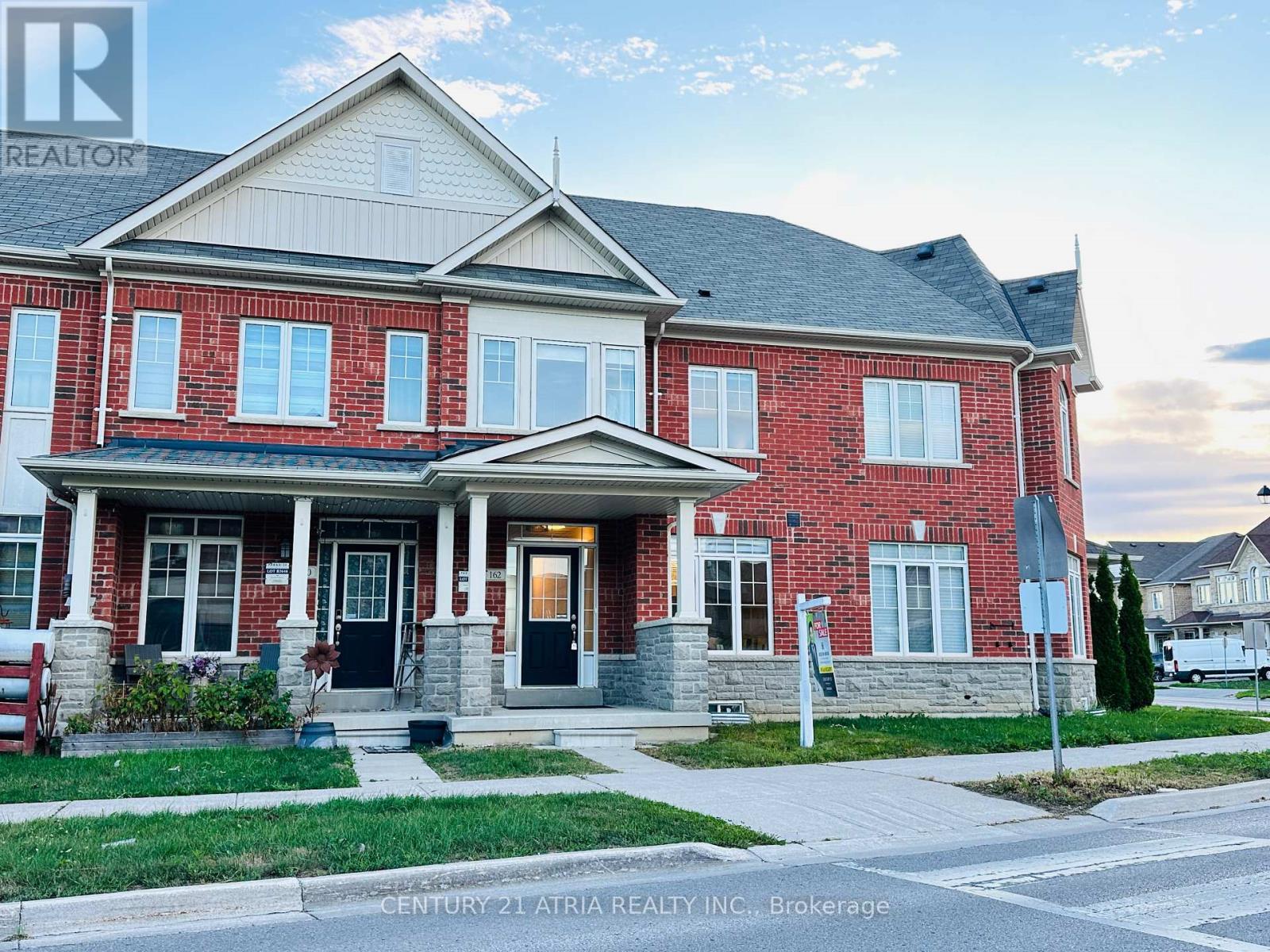162 Harbord St, Markham, ON L6C 1N7
