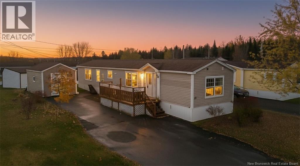 11 Stewart St, Fredericton, NB E3A 3V4