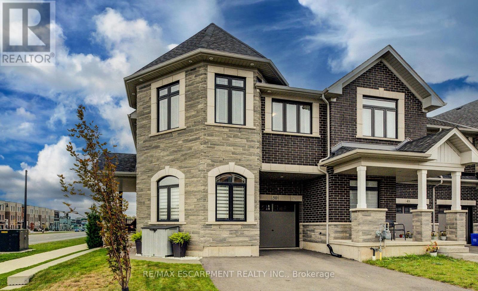 50 Kenesky Dr, Hamilton Waterdown, ON L8B 1Y2