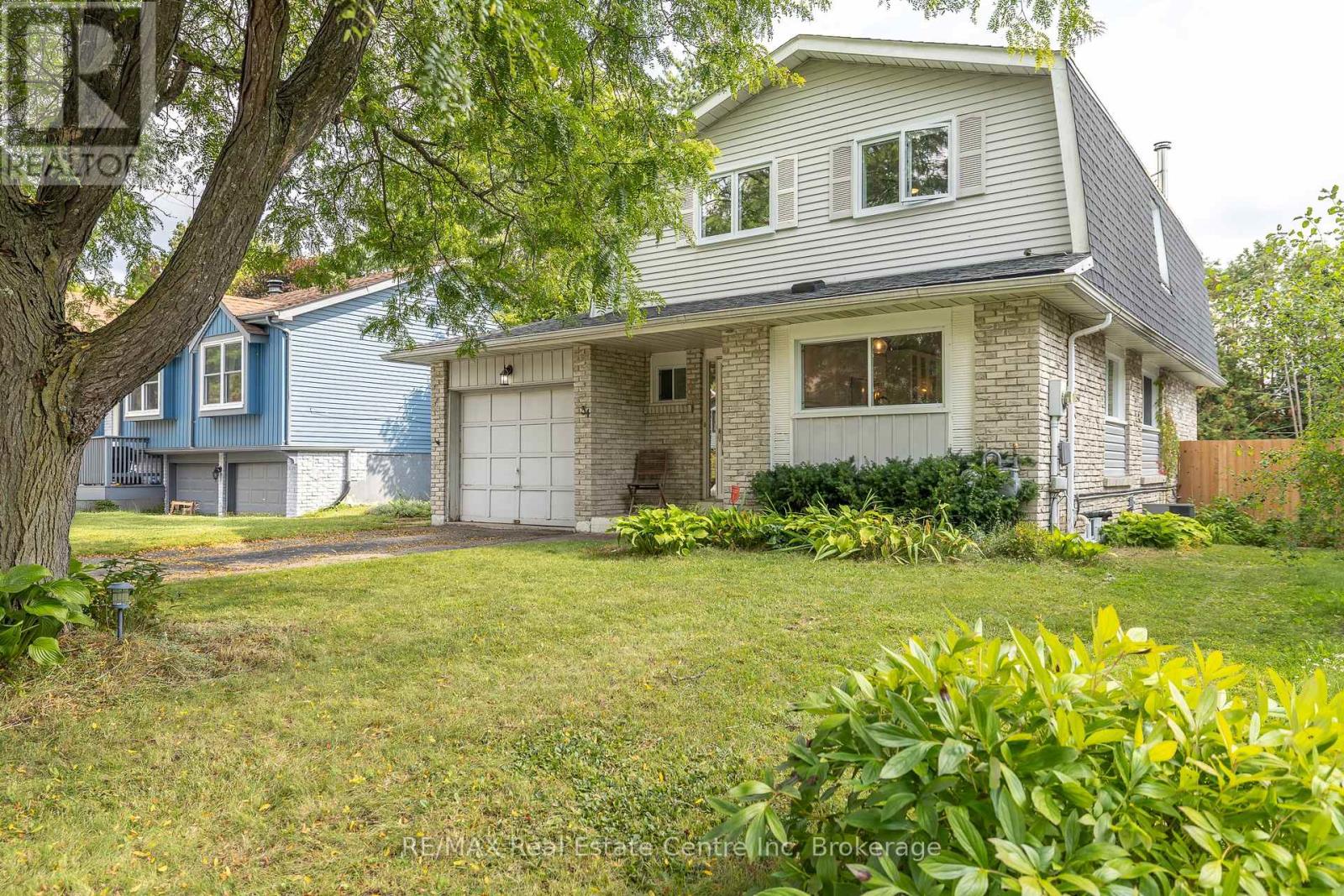34 Woodridge Dr, Guelph, ON N1H 7E2