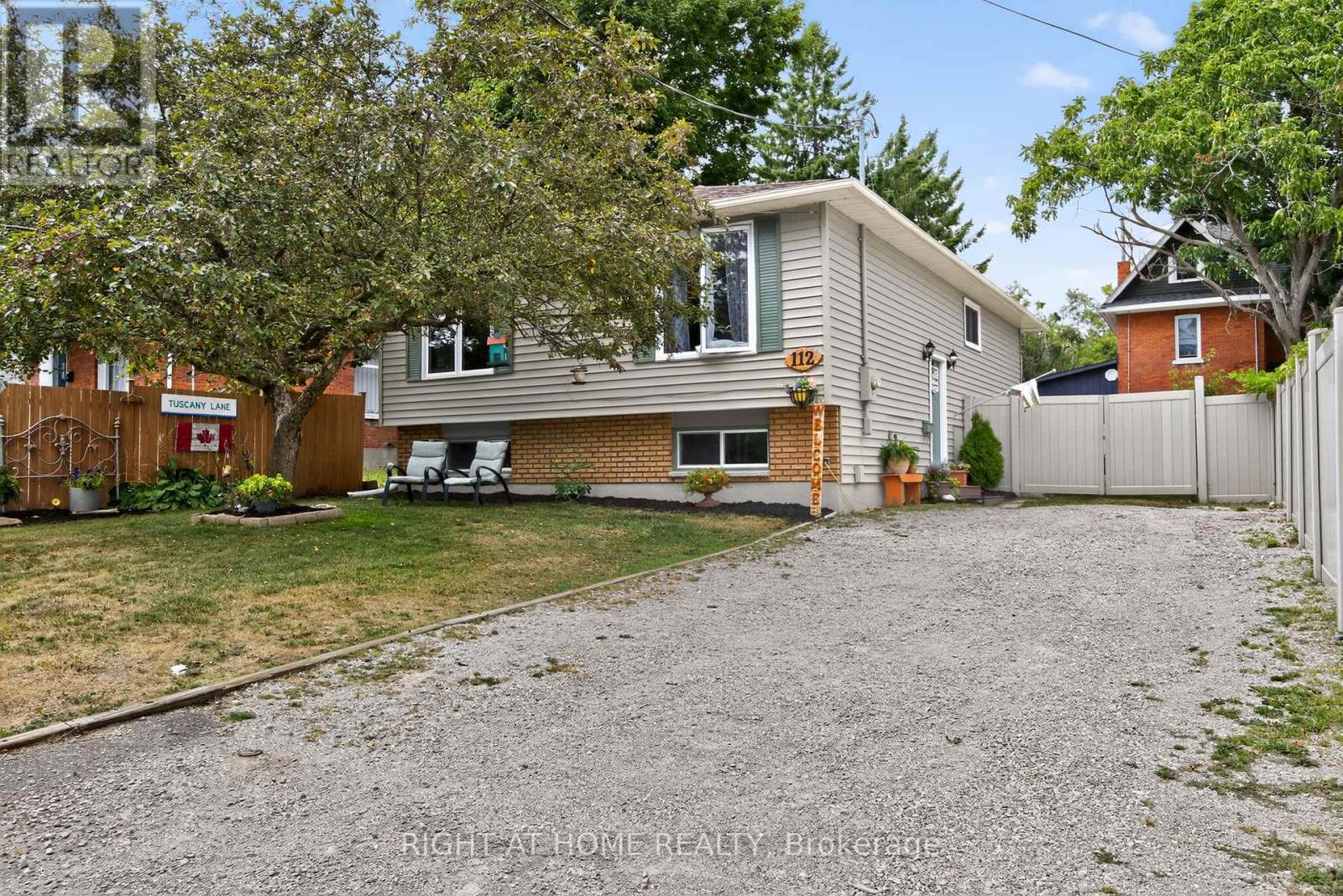 112 Borland St E, Orillia, ON L3V 2B7