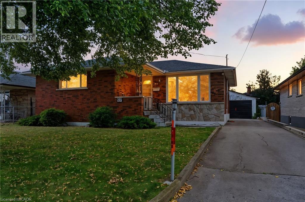97 Kenora Ave, Hamilton, ON L8E 1C3