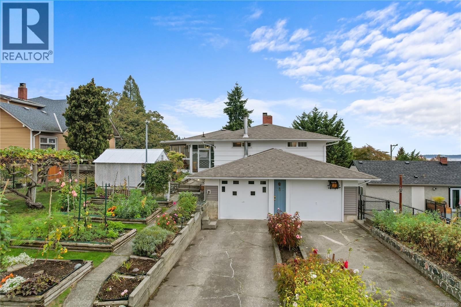 609 Milton St, Nanaimo, BC V9R 2L4