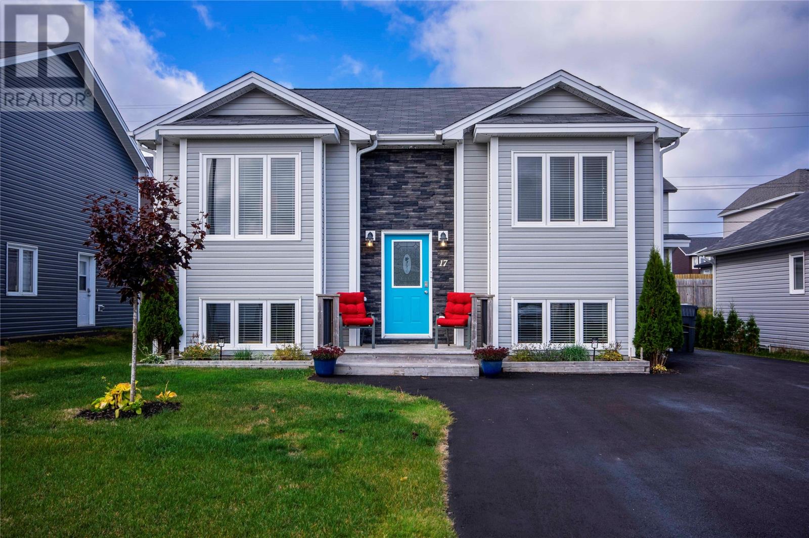 17 Bridgeport St, Paradise, NL A1L 4C2