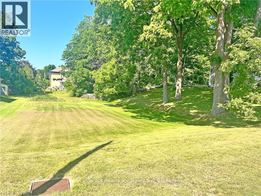 298 King St, North Huron, ON N0M 1H0