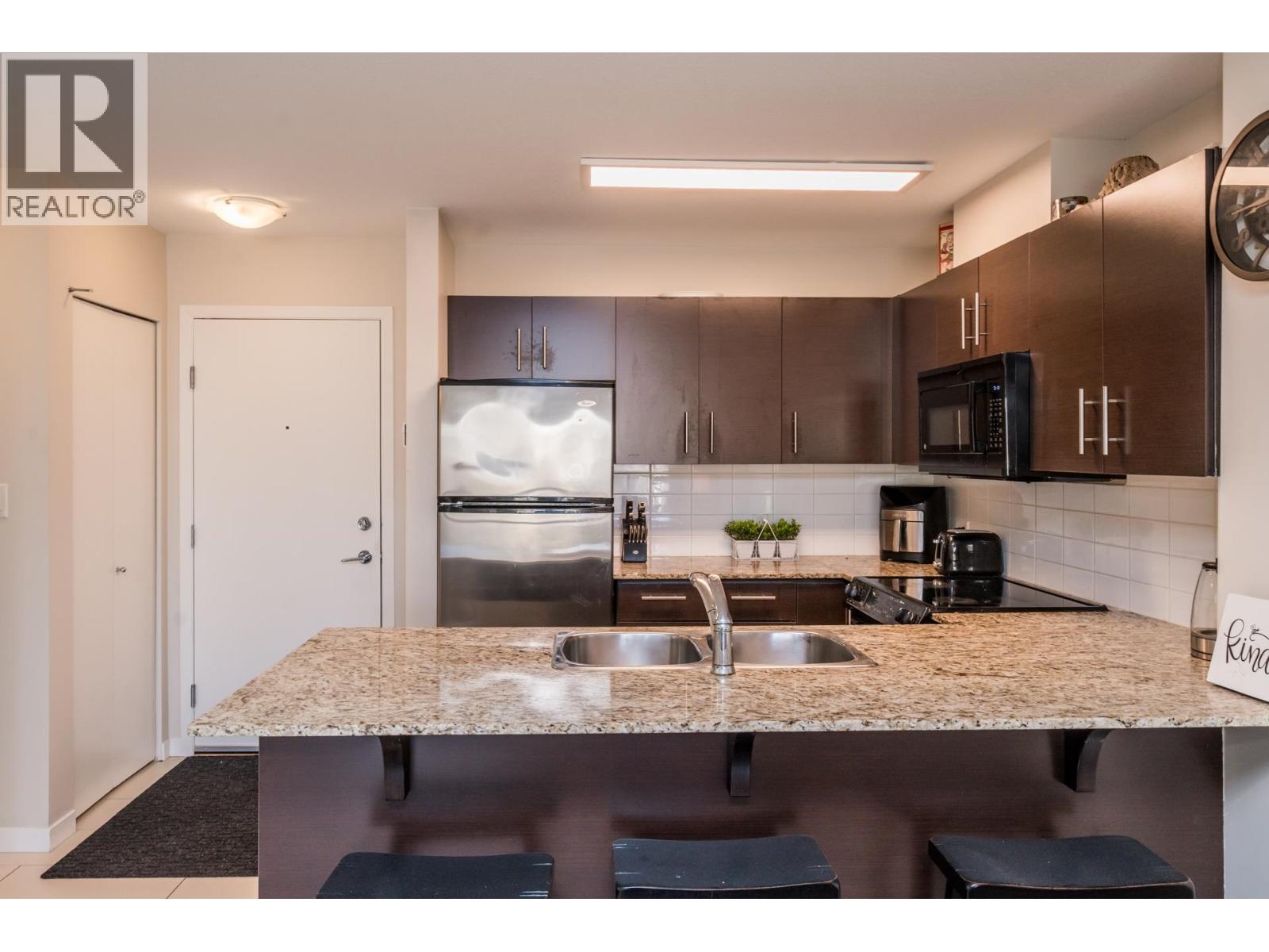 11665 Haney Bypass Unit 403, Maple Ridge, BC V2X 8W9