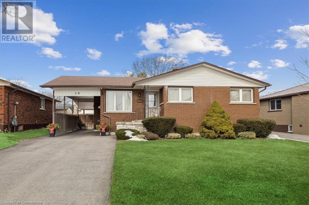 40 Purnell Dr, Hamilton, ON L9C 4Y2