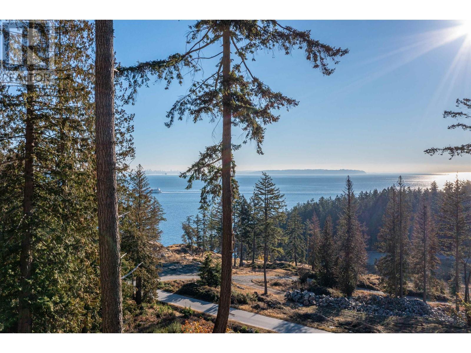 814 Mcintosh Ln, Bowen Island, BC V0N 1G2