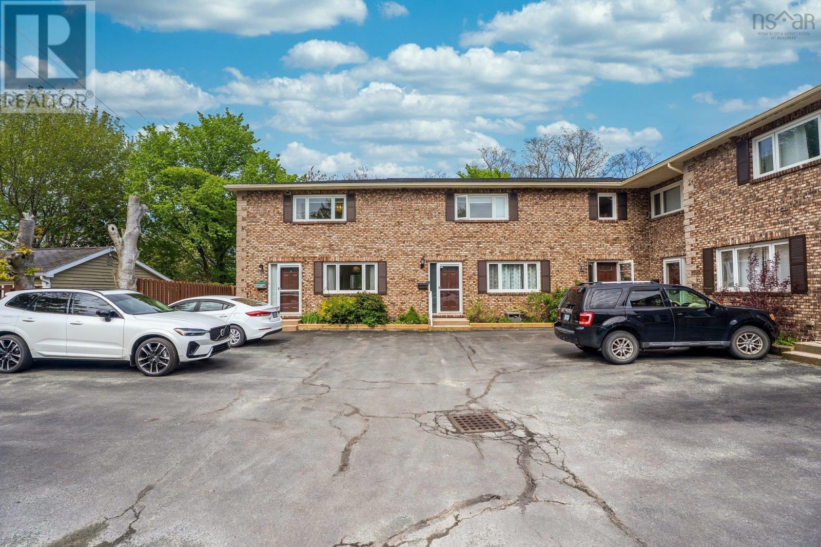 12 Pioneer Ave, Halifax, NS B3M 1W8