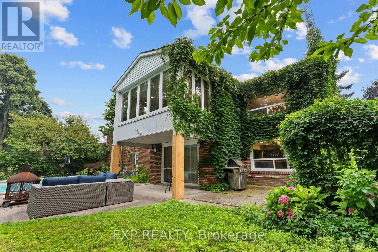 1004 Caldwell Ave, Mississauga, ON L5H 1Z3