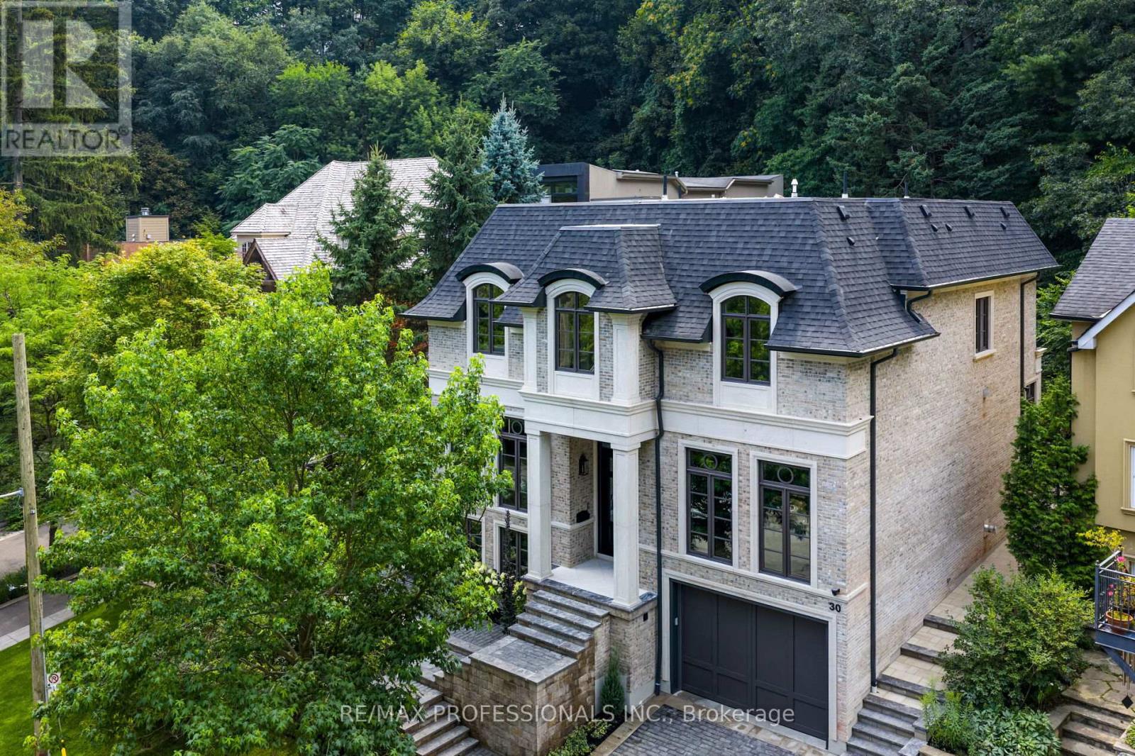 30 Dacre Cres, Toronto, ON M6S 2W1