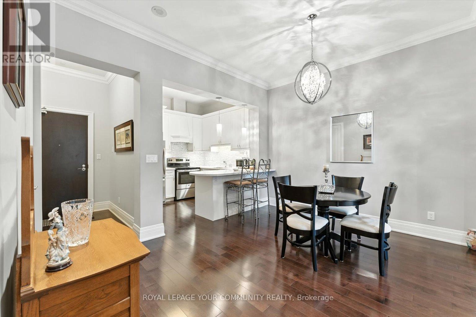 101 80 Burns Blvd, King, ON L7B 1L6